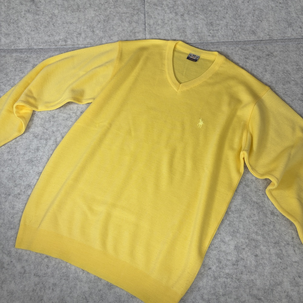 NMY Knitwear Yellow V-Neck Sweater Medium Pullover Lightweight Long Sleeve